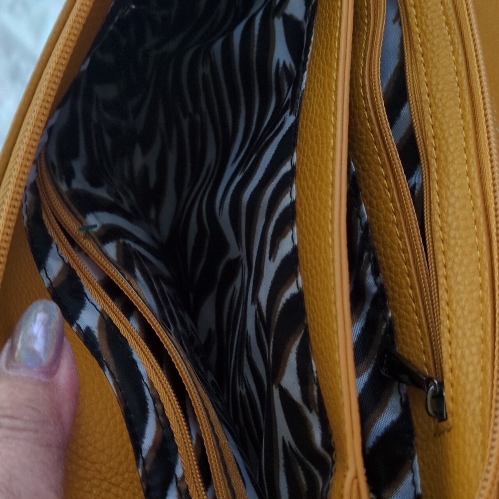 Lug Mustard Quilted Bag with Gunmetal Chain Strap And RFID Card Purse NWOT - Picture 6 of 10